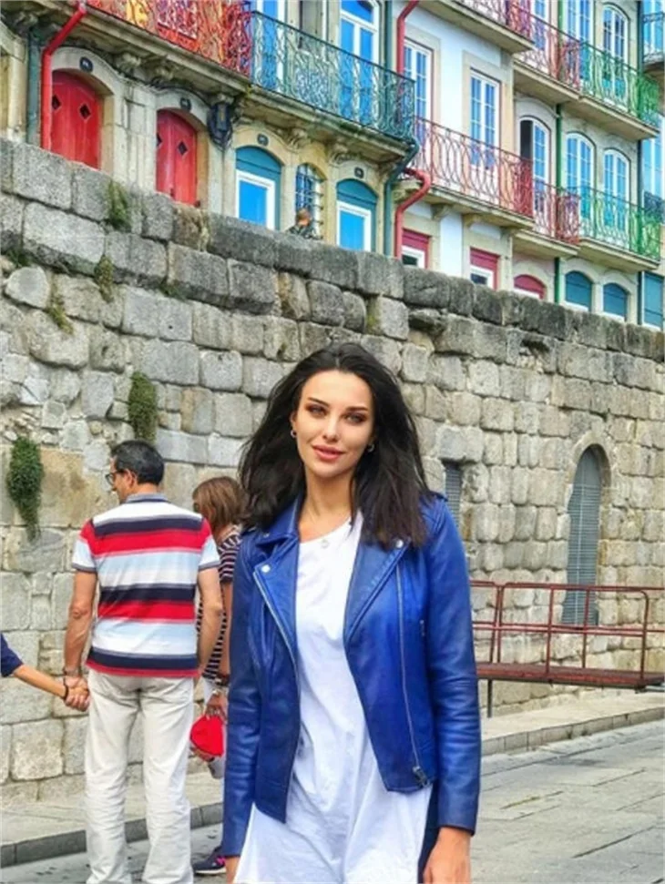 Tuvana Türkay, Londra'nın yerlisi oldu!
