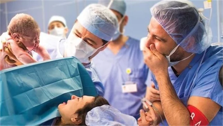 İlk karşılaşma... Alişan ve Buse oğullarına böyle kavuştu