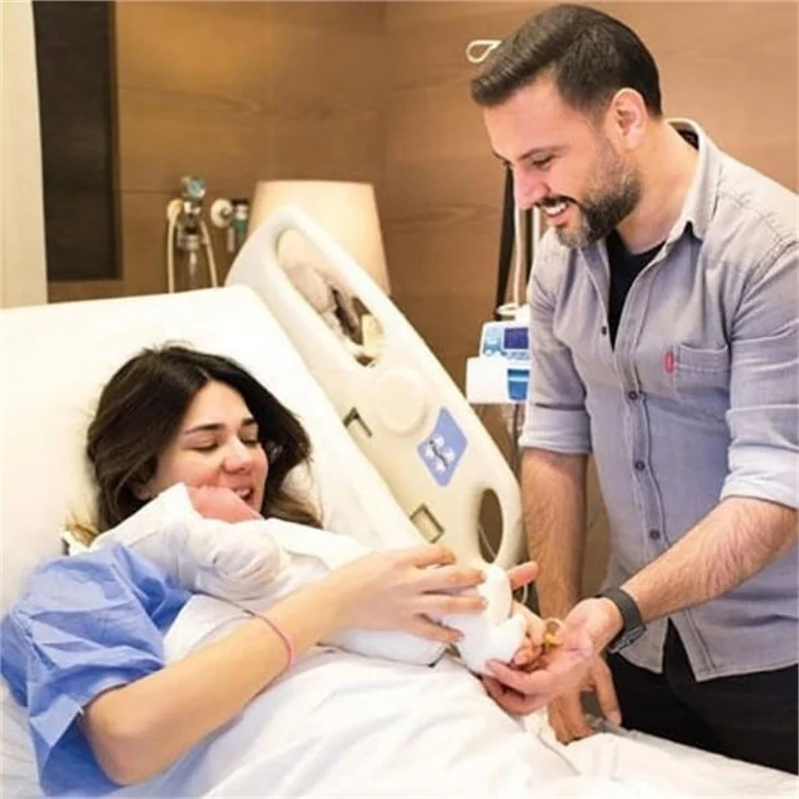 İlk karşılaşma... Alişan ve Buse oğullarına böyle kavuştu