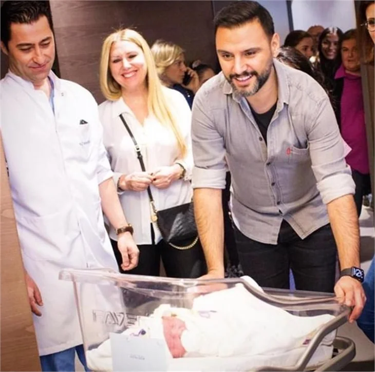 İlk karşılaşma... Alişan ve Buse oğullarına böyle kavuştu