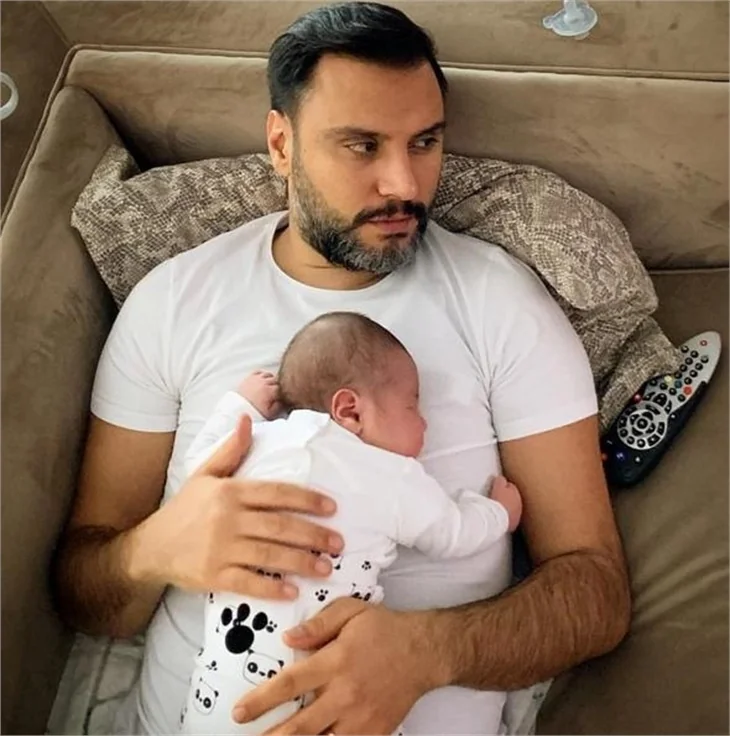İlk karşılaşma... Alişan ve Buse oğullarına böyle kavuştu