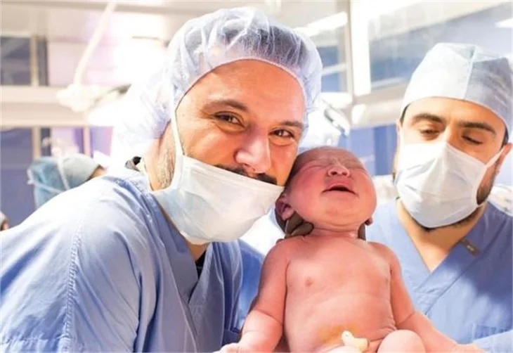 İlk karşılaşma... Alişan ve Buse oğullarına böyle kavuştu