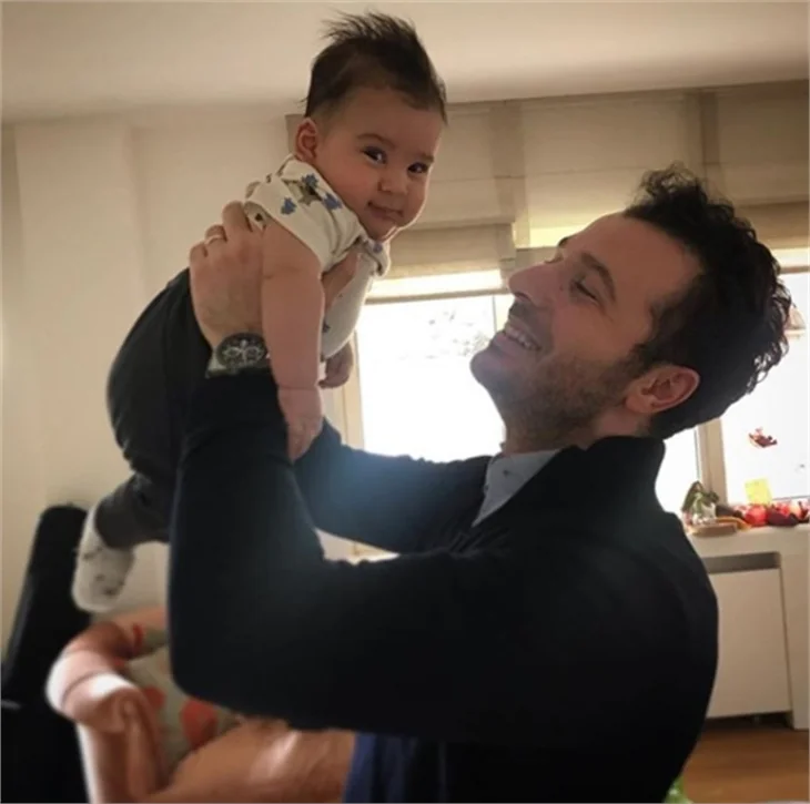 Azra Akın'ın paylaşımına beğeni yağdı!