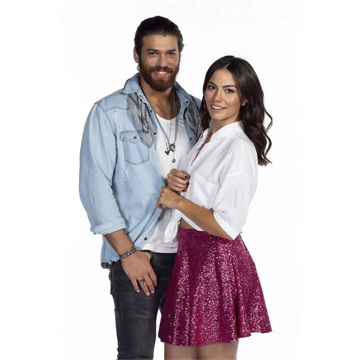 Can Yaman seti birbirine kattı mı? Demet Özdemir'den açıklama!