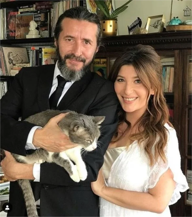 Şebnem Bozoklu'ya dostlarından sürpriz!