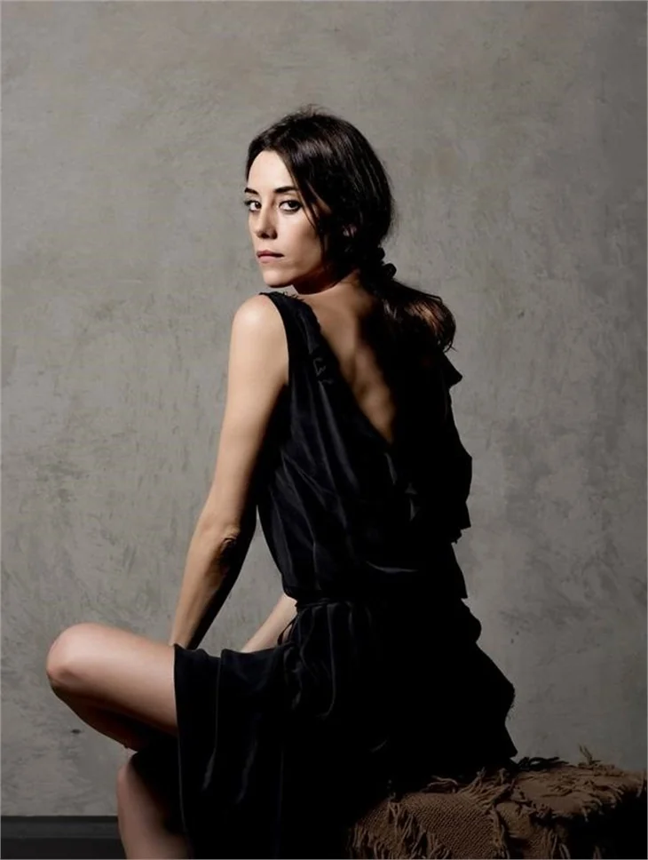 Cansu Dere İspanya'yı fethetti!