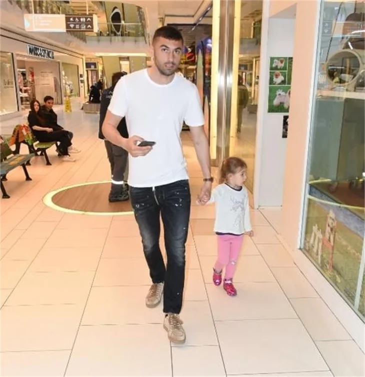 Burak Yılmaz'a eşinden onay çıkmadı!
