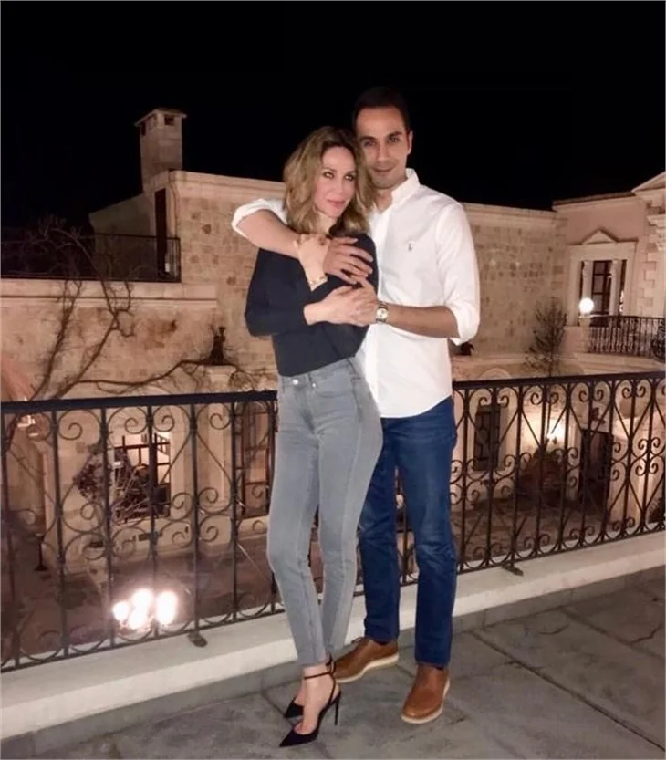 Flaş iddia! Demet Şener üçüncü çocuğuna mı hamile?
