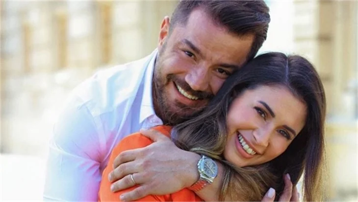 Buse Terim'den romantik kutlama!