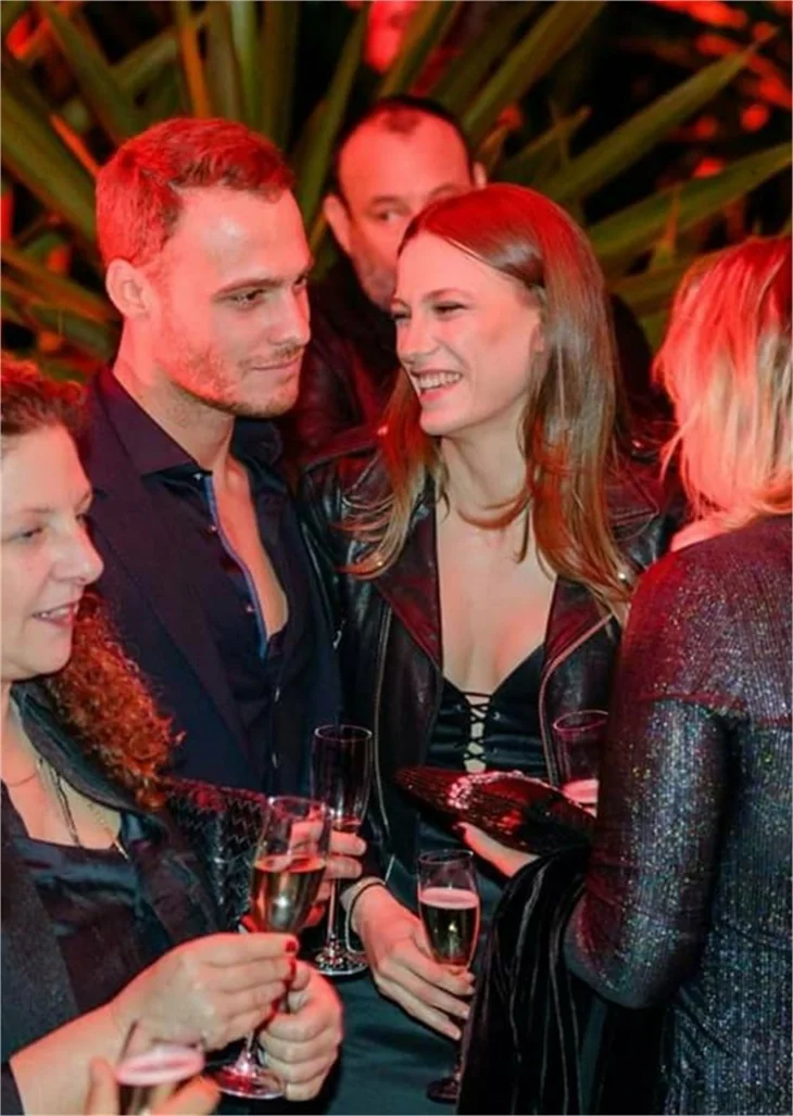 Serenay Sarıkaya ile Kerem Bürsin Kamboçya yolcusu!