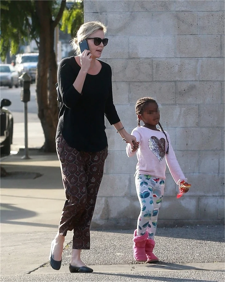 Charlize Theron'dan oğluyla ilgili flaş itiraf!