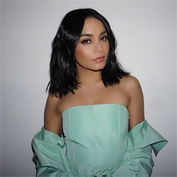 Vanessa Hudgens, malikanesini satıyor!