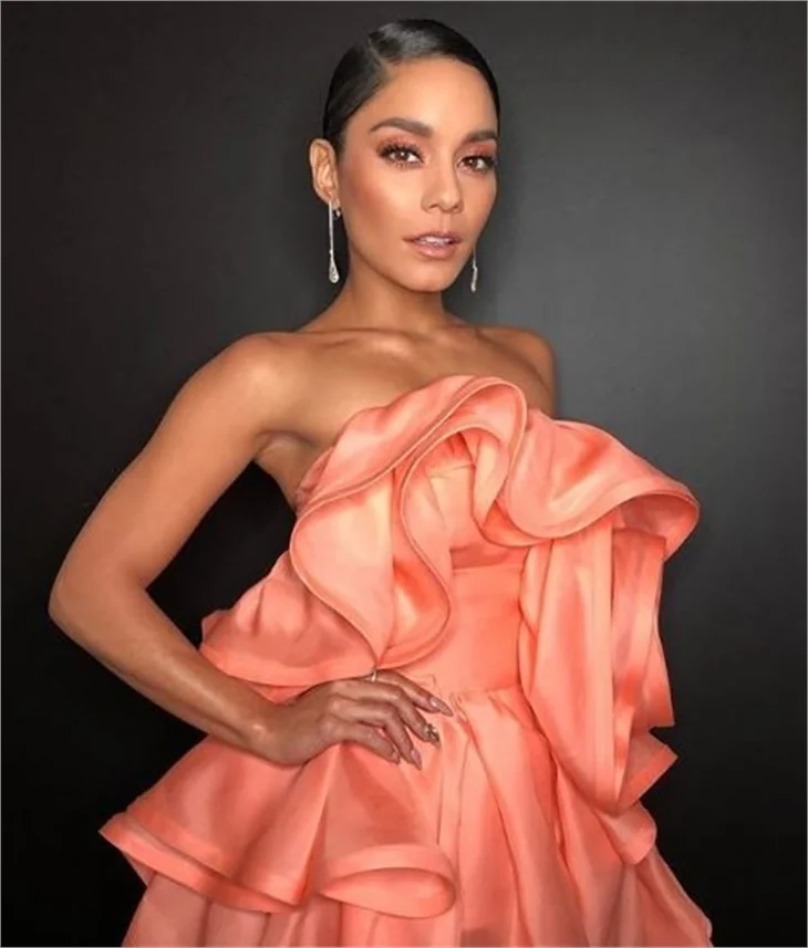 Vanessa Hudgens, malikanesini satıyor!