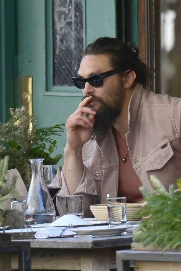 Jason Momoa yeni imajıyla hayal kırıklığına uğrattı!