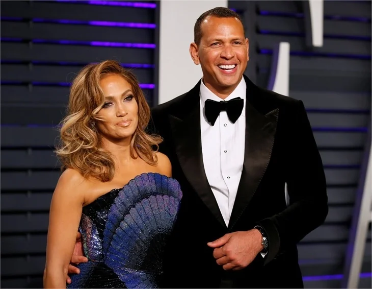 Jennifer Lopez sokakta bornozla görüntülendi!