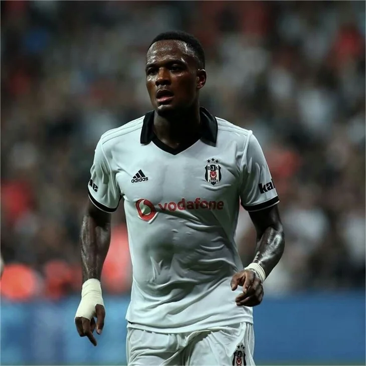 Beşiktaşlı Larin, Dilan Çiçek Deniz'e talip oldu!