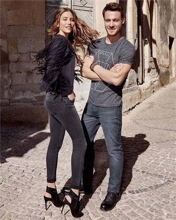 Flaş! Serenay Sarıkaya ve Kerem Bürsin yollarını ayırdı!
