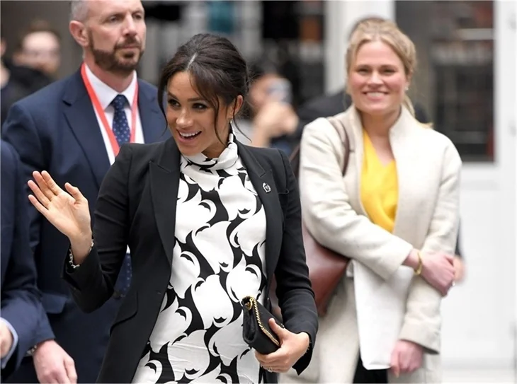 Prens Harry ile Meghan Markle'ın bebeği dünyaya geldi!