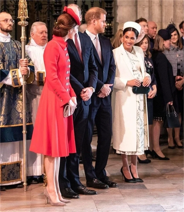 Prens Harry ile Meghan Markle'ın bebeği dünyaya geldi!