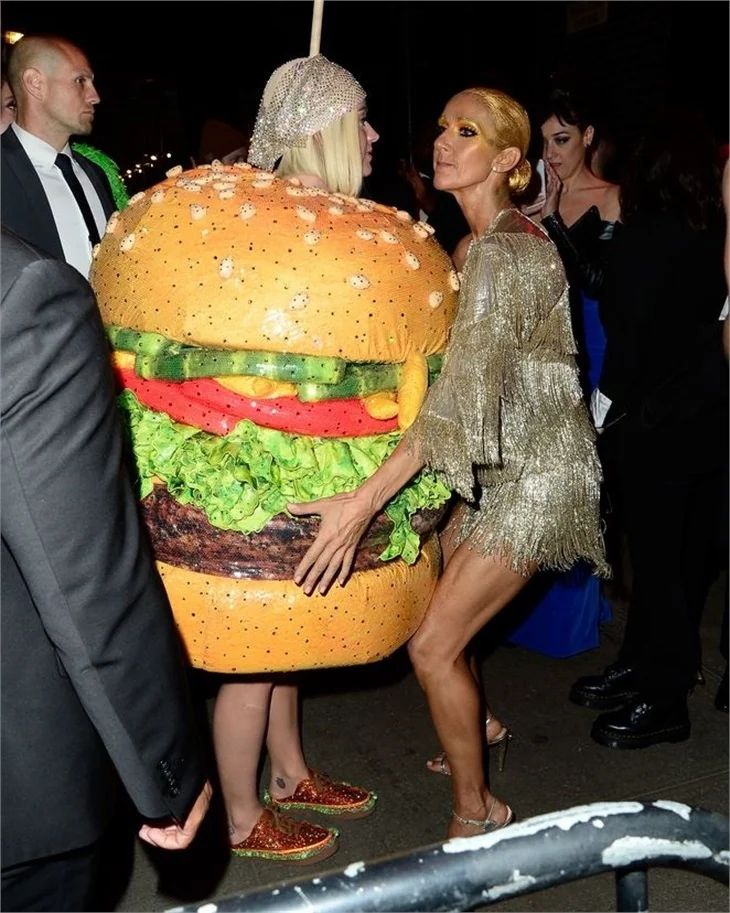 Avize olarak geldi, hamburger oldu!