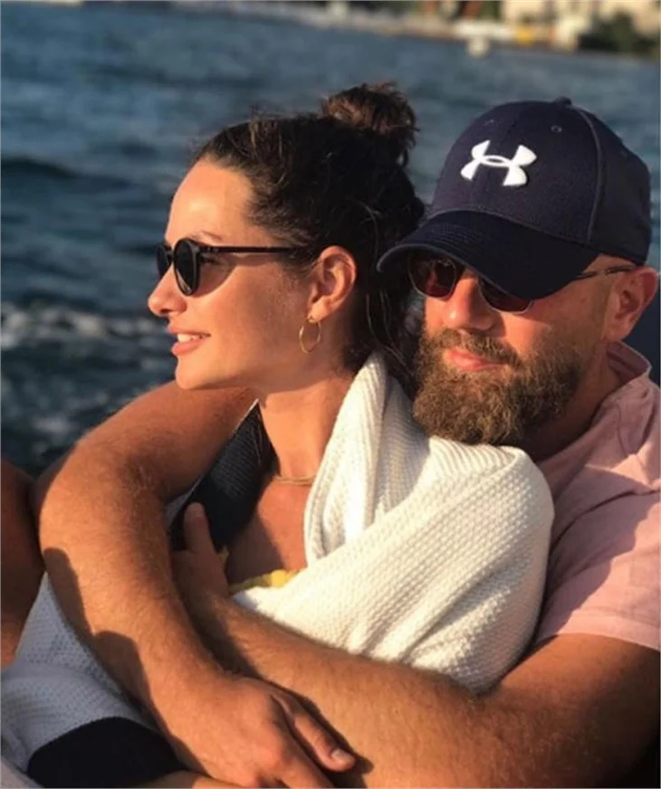 İzzet Özilhan'dan Yasemin Özilhan'a uyarı!