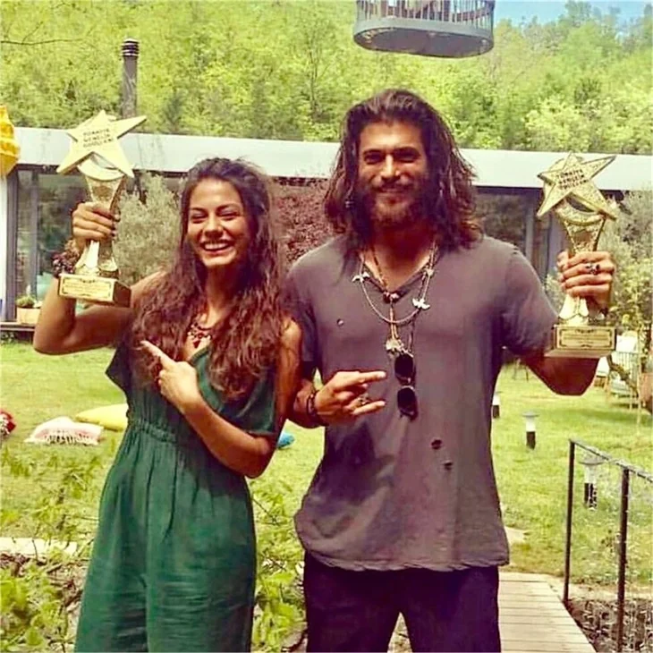 Can Yaman ile Demet Özdemir ayrıldı mı? İşte yaşananların perde arkası...
