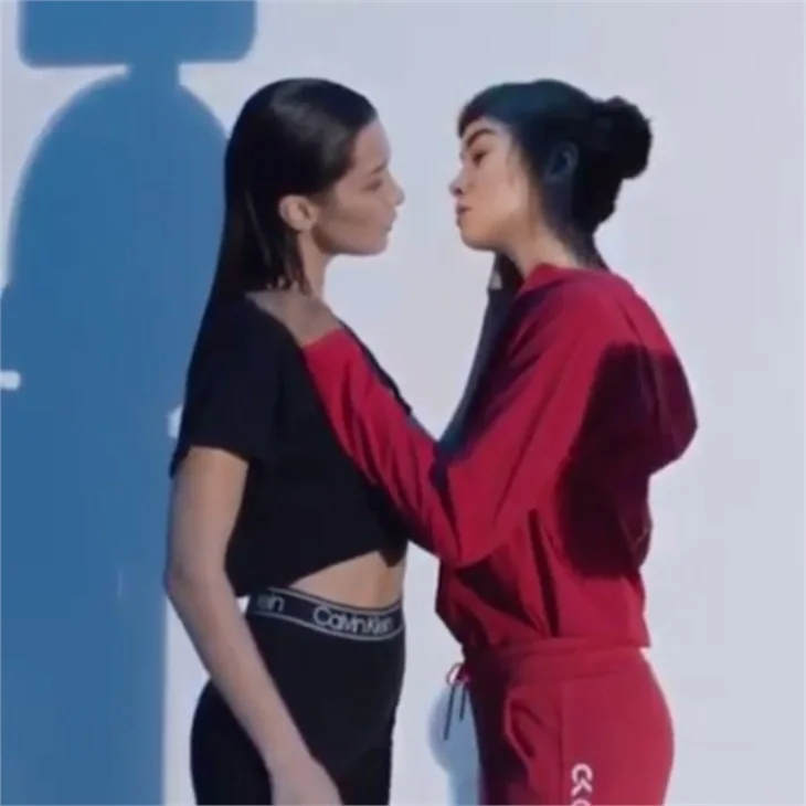 Bella Hadid sosyal medyayı ayaklandırdı!