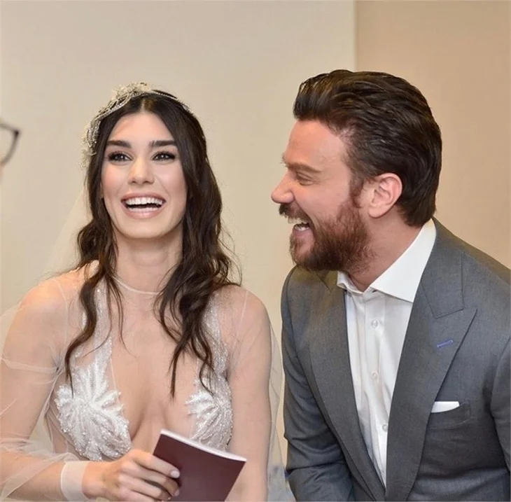 Sinan Akçıl ile Burcu Kıratlı boşanıyor!