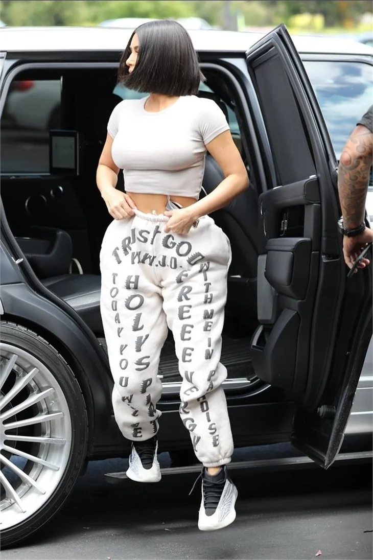 Kim Kardashian'ın yeni imajı hayranlarını şoke etti!
