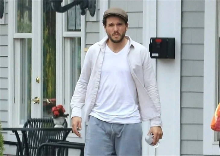 Rehabilitasyon merkezine yatırılan Kit Harington ilk kez görüntülendi!