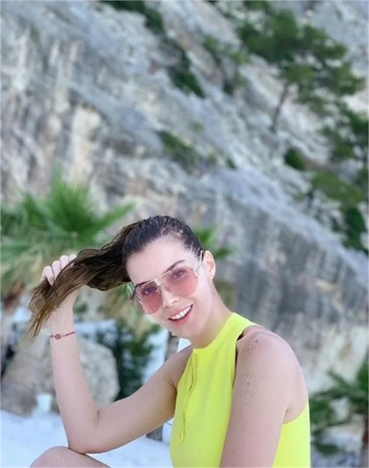 Hatice Şendil'in Yunanistan tatili!