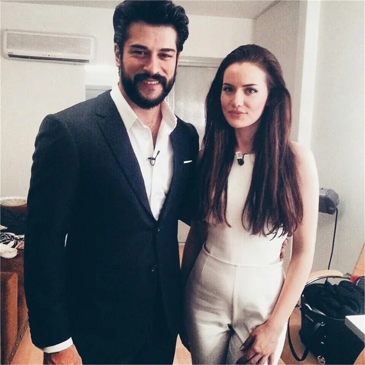 Burak Özçivit ve Fahriye Evcen'den bir ilk!