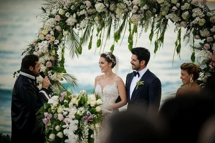 Burak Özçivit ve Fahriye Evcen'den bir ilk!