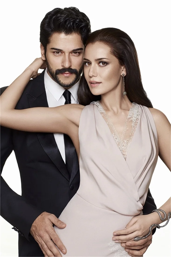 Burak Özçivit ile Fahriye Evcen tatil planını yaptı! 100 bin liraya...