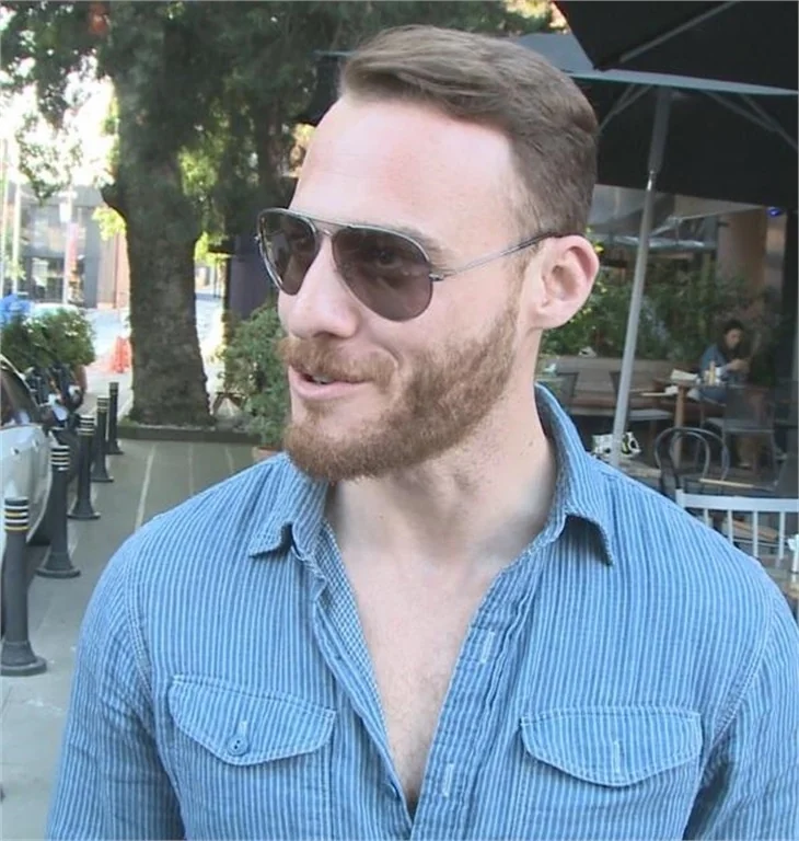 Kerem Bürsin, Serenay Sarıkaya'ya gönderme mi yapıyor?
