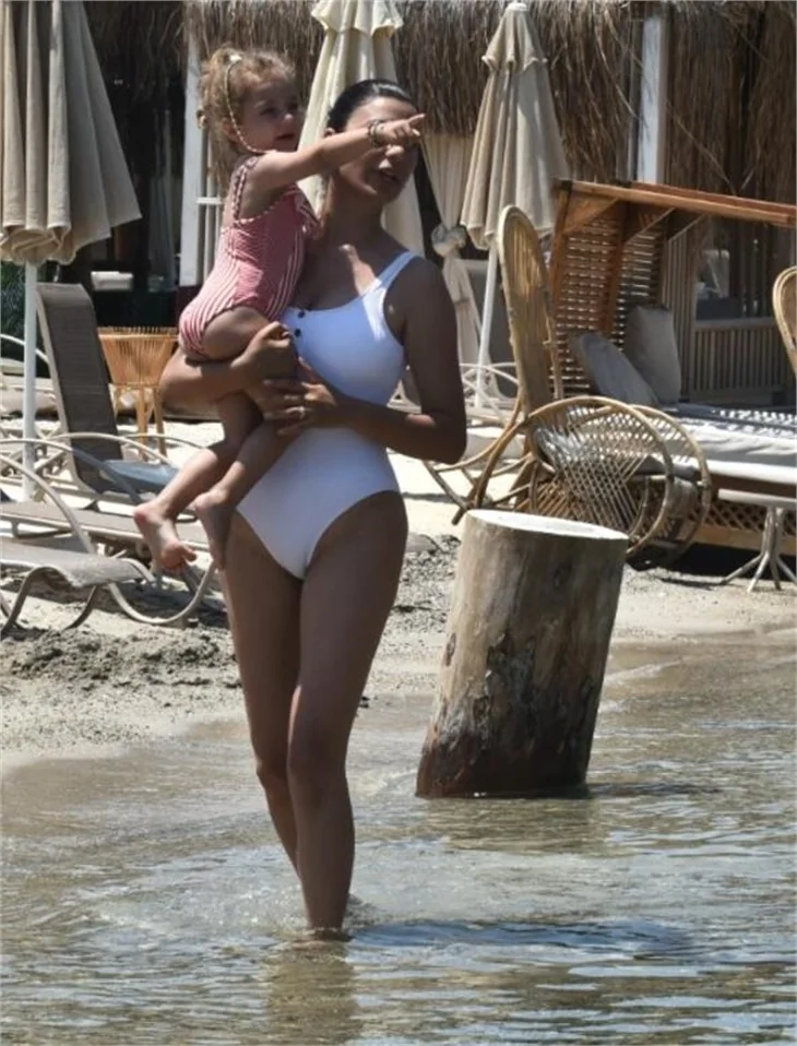 Ebru Şancı ile Alpaslan Öztürk Bodrum tatilinde!