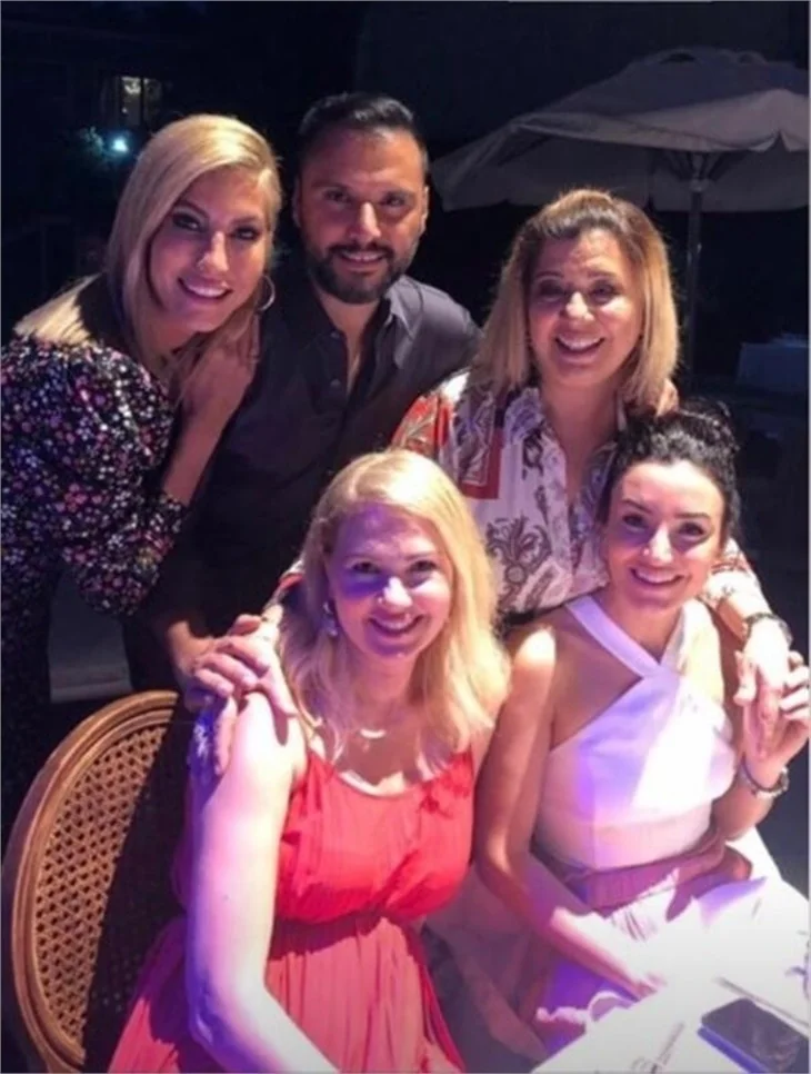 Buse Varol'dan eşi Alişan'a sürpriz doğum günü partisi!