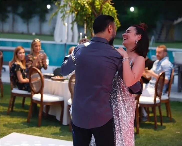 Buse Varol'dan eşi Alişan'a sürpriz doğum günü partisi!