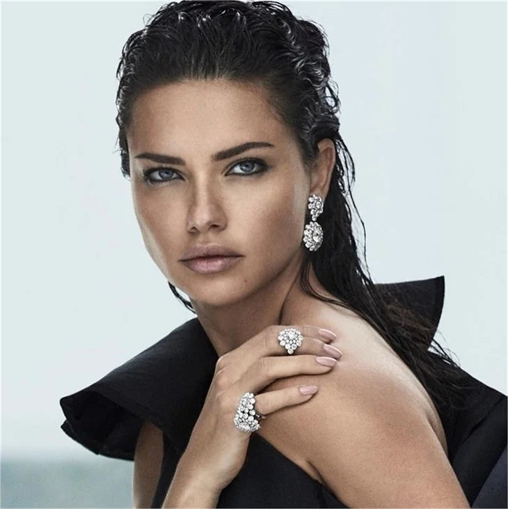 Adriana Lima fit vücudunu neye borçlu? Açıkladı!