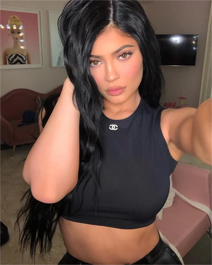 Kylie Jenner makyajsız haliyle şoke etti!