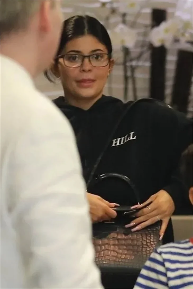 Kylie Jenner makyajsız haliyle şoke etti!