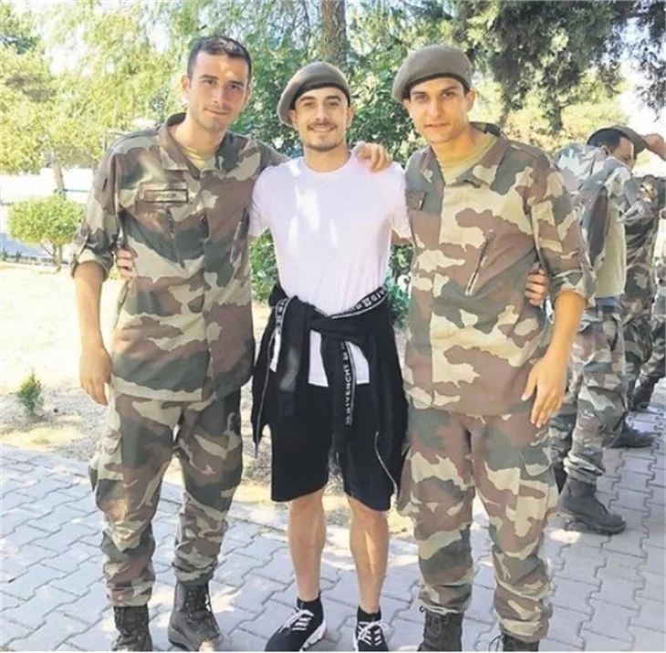 Melisa Aslı Pamuk ve Oğuzhan Özyakup yüzük mü takıyor?