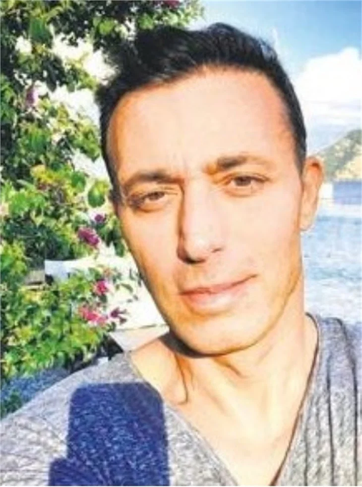 Mustafa Sandal ile Emina Jahovic oğullarıyla tatilde!