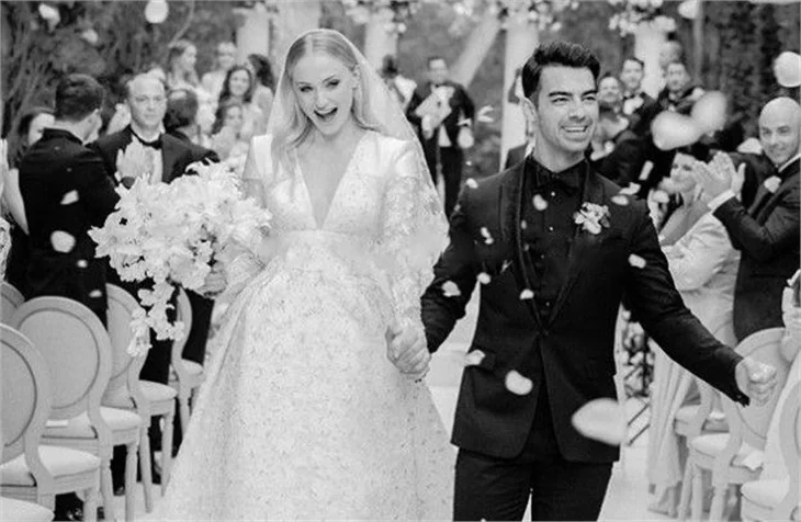 Game of Thrones'un yıldızı Sophie Turner ile Joe Jonas, ikinci kez evlendi!
