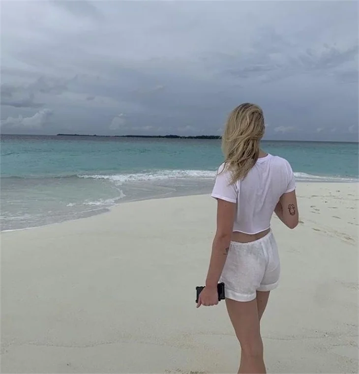 Sophie Turner ve Joe Jonas balayında! Maldivler'den İtalya'ya...