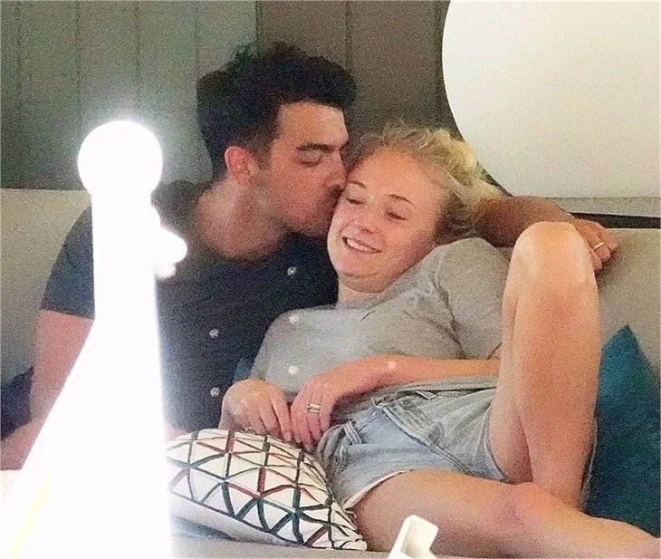 Sophie Turner ve Joe Jonas balayında! Maldivler'den İtalya'ya...