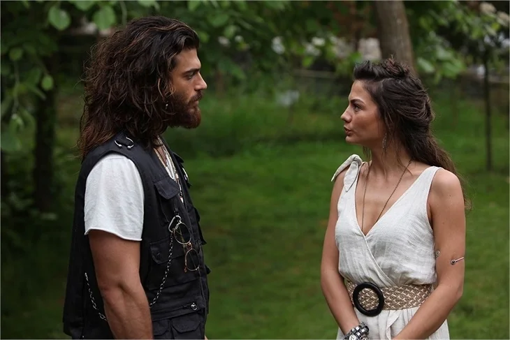 Demet Özdemir ile Can Yaman'ın ayrılık iddiasını güçlendiren detaylar!