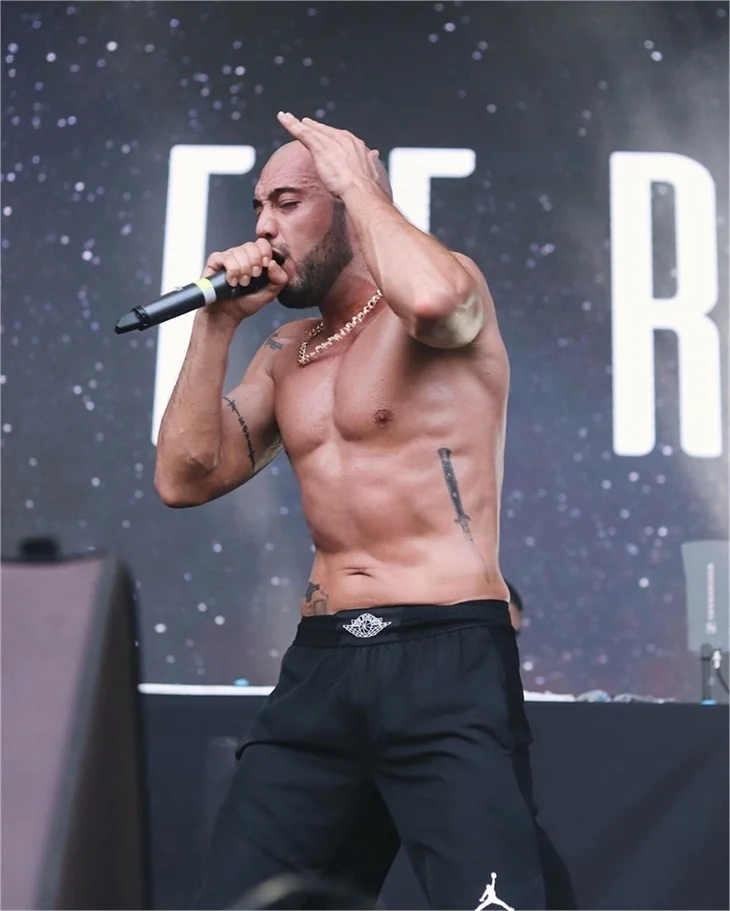 Rapçi Ben Fero'nun eski hali sosyal medyanın gündeminde!