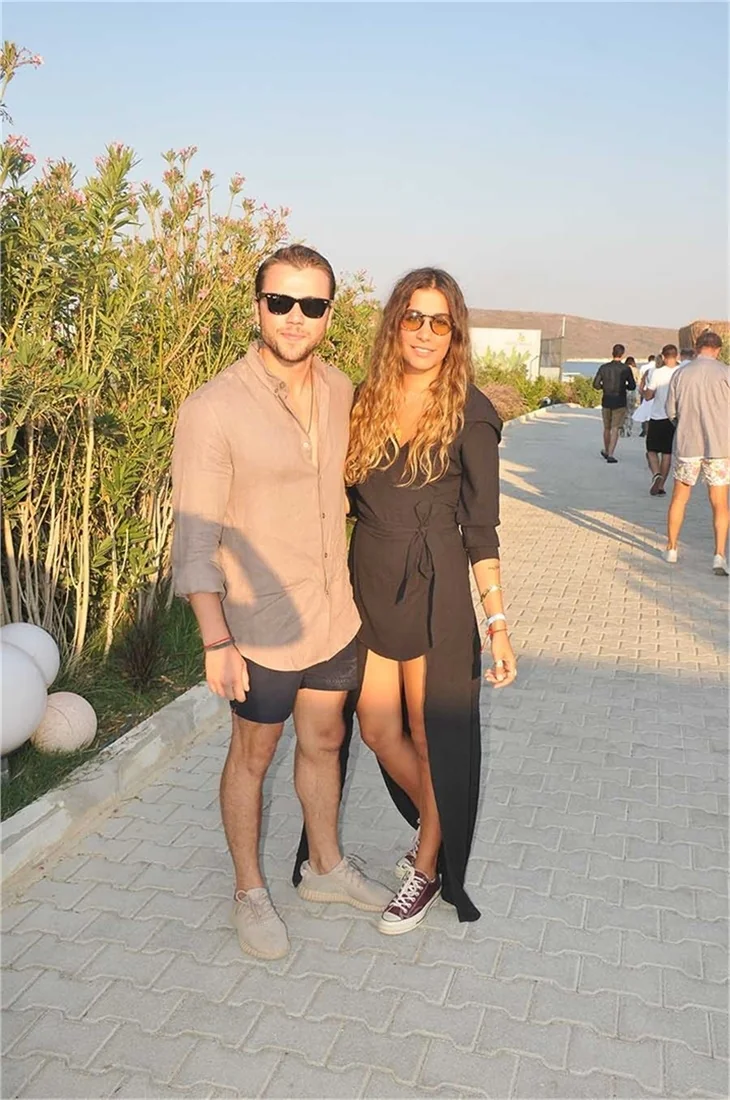 Tolga Sarıtaş ile Zeynep Mayruk arasında eski sevgili krizi!