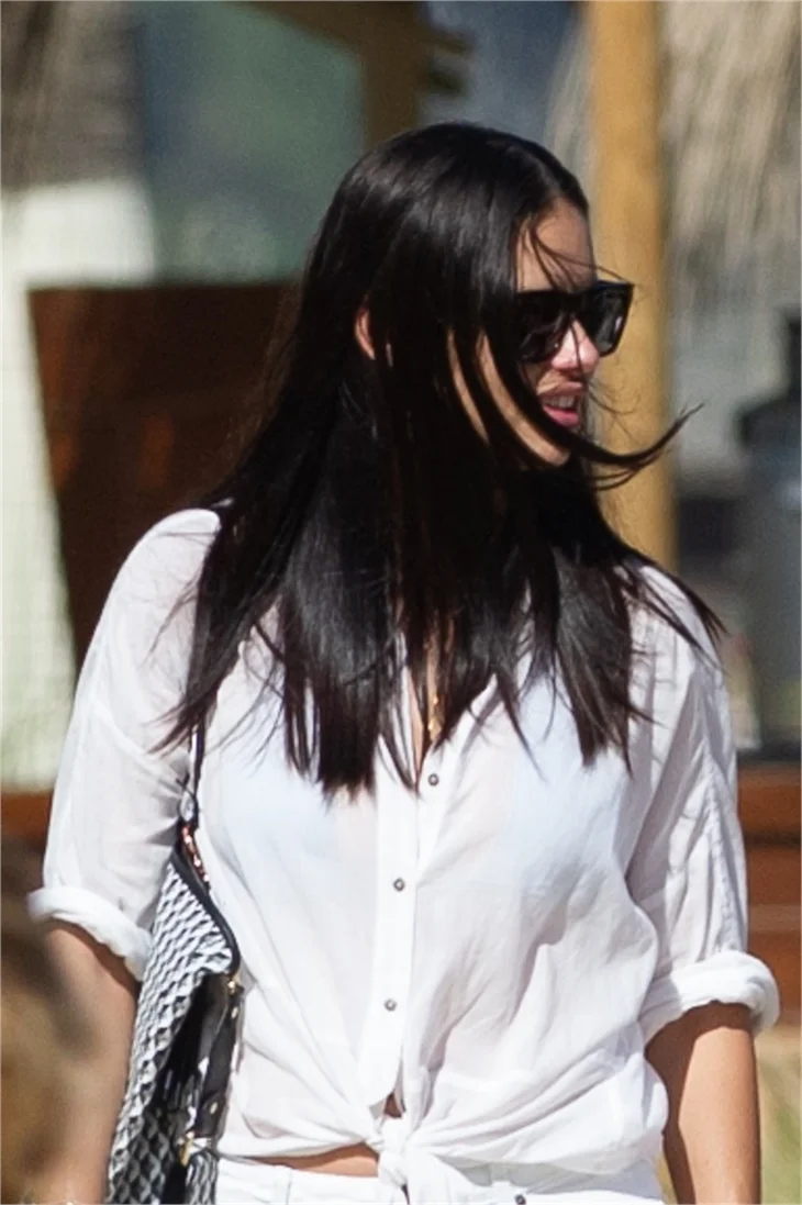 Adriana Lima kaçamadı!